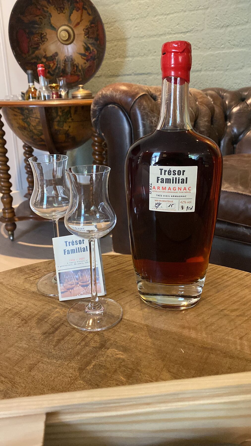Trésor Familial bottle and booklet in engraved wooden box